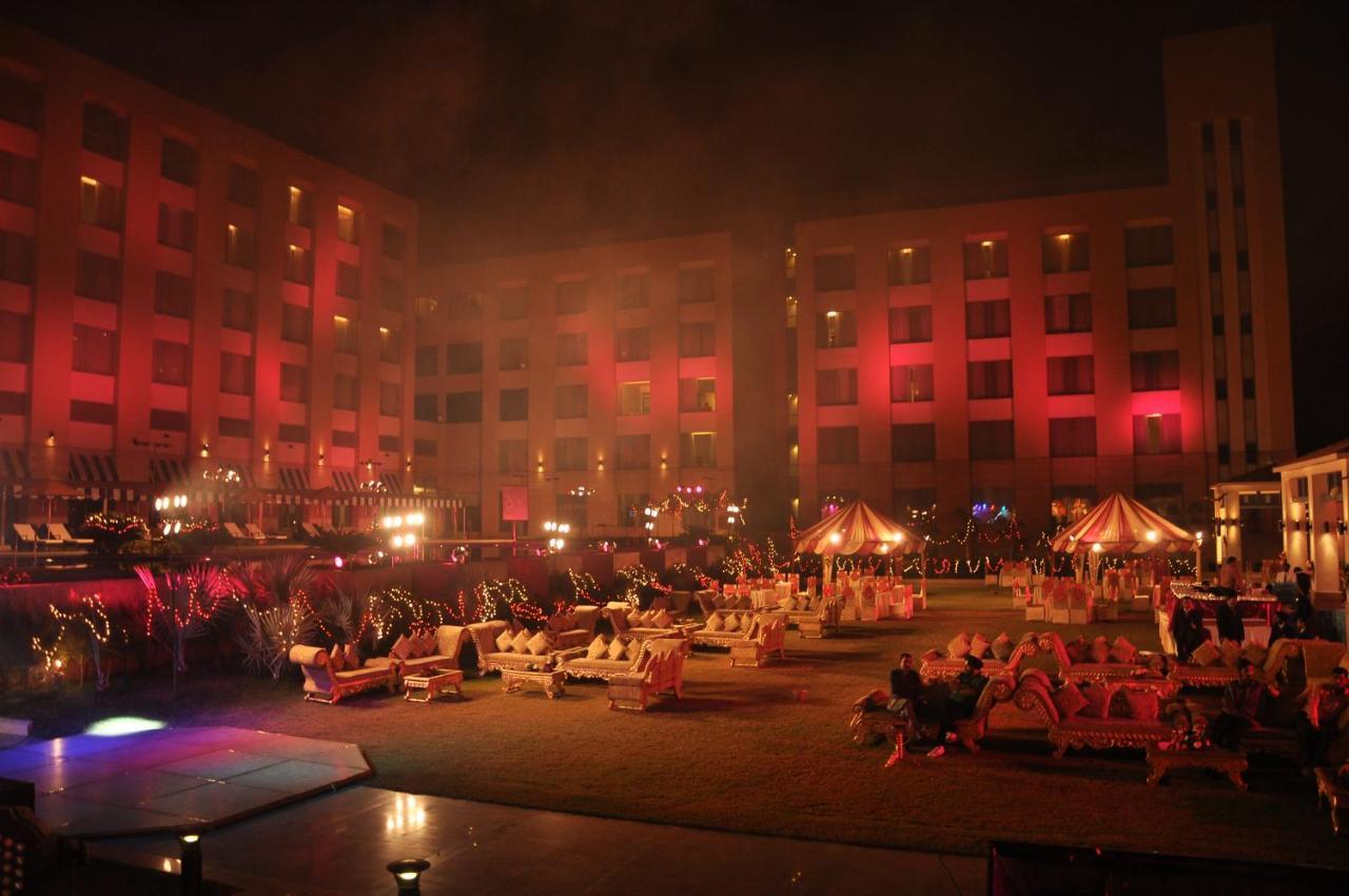 Radisson Blu Hotel Rudrapur Exterior foto